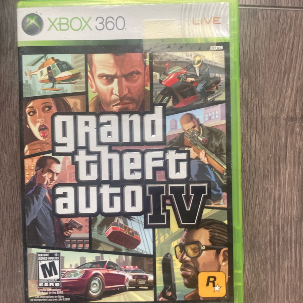 Xbox 360 Grand Theft Auto IV with little scratches no manual
